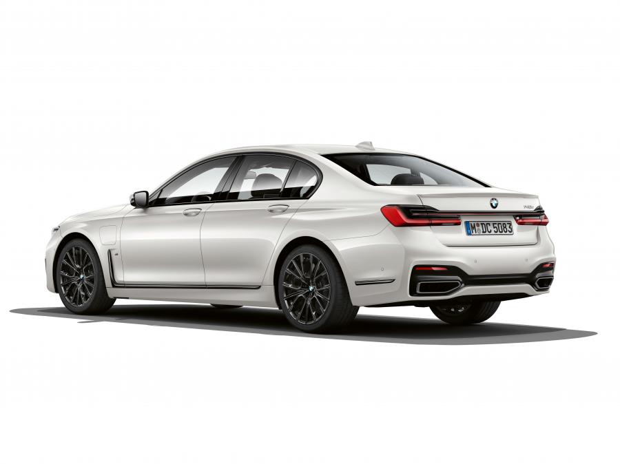  BMW 745e M Sport (G11) 2019 года  (WW) (фото 2 из 12)